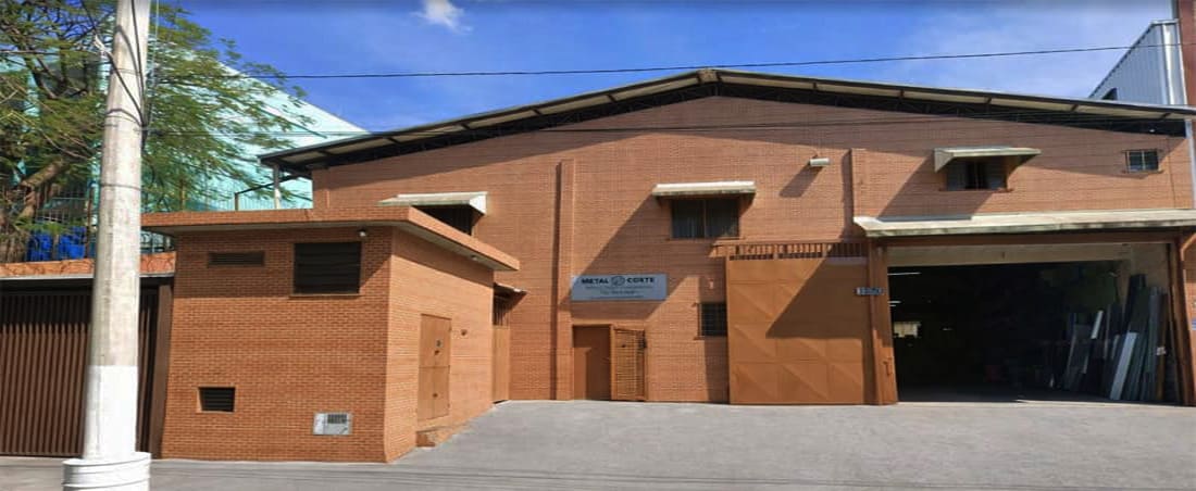 Corte e Dobra de Chapas Metálicas